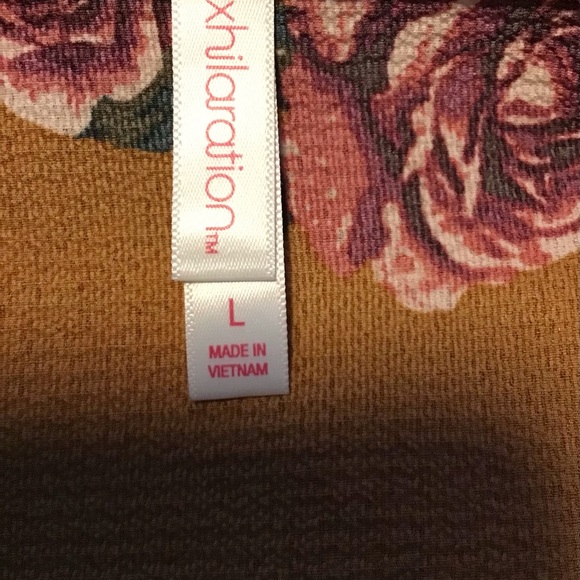 Xhiliration Dress. - Picture 7 of 8